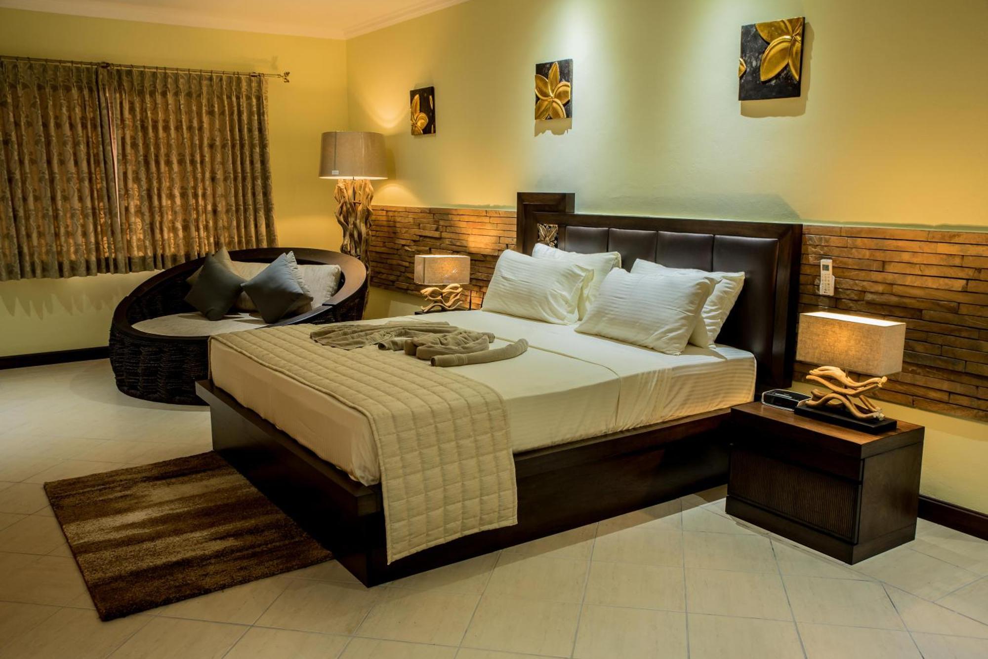 Deluxe Double Room,525825837:JPEG